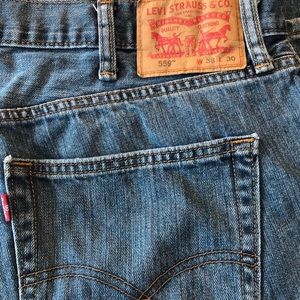Men’s Levi’s 559 jeans 38x30 (28.5”L) relaxed